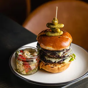 The Pounder our 1 pound burger - Pando Park