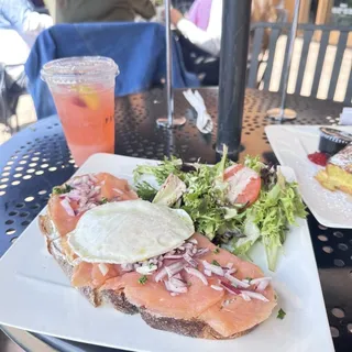 Strawberry Lavender Lemonade