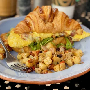 Croissant sandwich