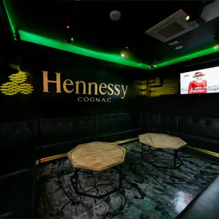 Hennessy large room