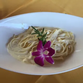 Fettuccine Alfredo