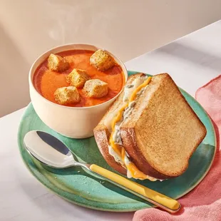 Kickin' Grilled Cheese &amp; Creamy Tomato Soup Value Duet
