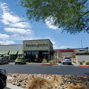 Such a fancy Panera! It has a drive thru!