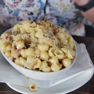 Bacon macaroni and cheese