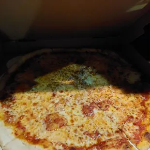 Supposedly this is their $30 Margarita pizza (in reality just a plain cheese pizza)