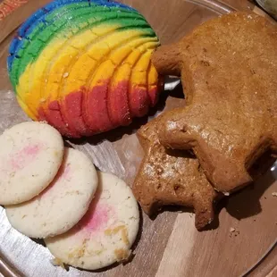Pride cocha, maranitos and polvorones