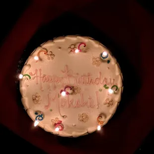 Birthday cake for my friendie... Strawberry/white chocolate with cute flowers, made bday and new year sweet