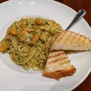 Chicken Pesto Linguine