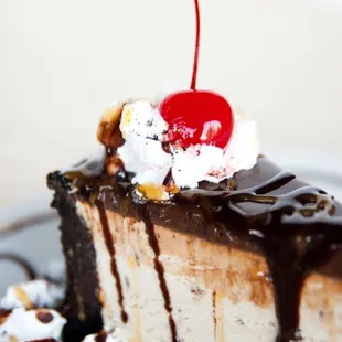 And you can even have a Cherry on top! Paninos Mud Pie, YUM, YUM.