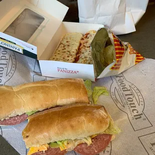 Cheese panizza, full panino with chips and a drink