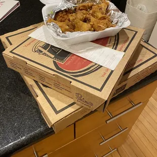 Chicken wings 12&quot; and 16&quot; pizzas