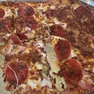 The Big "T" Pizza