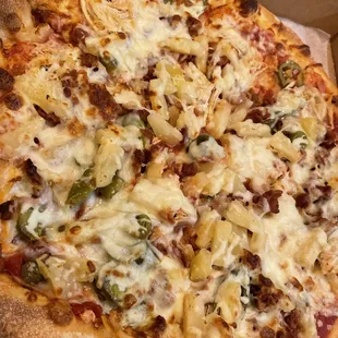 Hawaiian pizza with shredded chicken