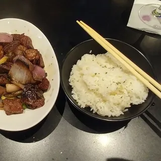 Sauteed Cubed Steak with Onion