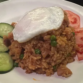 Spicy Indonesian Fried Rice with Chicken