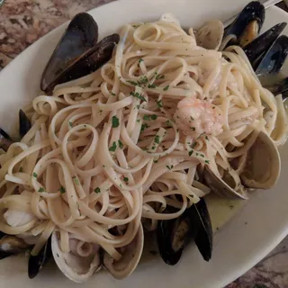 Linguine Alla Pescatore Dinner