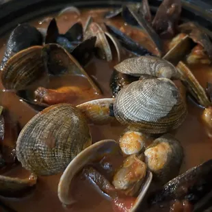 clams in tomato sauce