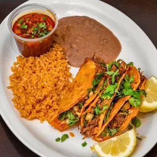 Panzon Quesabirrias with rice and beans