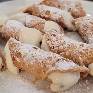 Cannolis