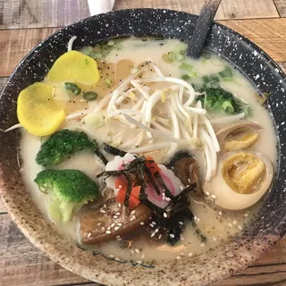 Black & White Tonkotsu