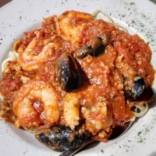 Fetticini with shrimp and mussels