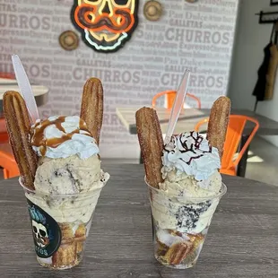 Churros con  ice cream y cajeta