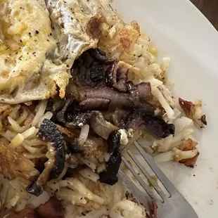 Hash browns with burnt onions