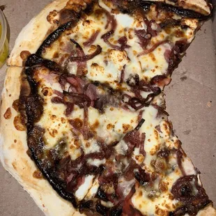 The Perfecto - carmelized onion, prosciutto, goat cheese &amp; homemade fig jam