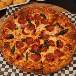 Medium pepperoni w/Basil
