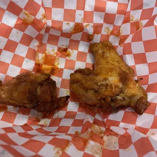 8 Hot Wings (8)