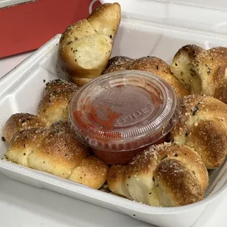 7 Garlic Knots