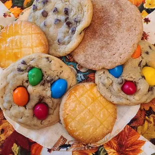 a variety of cookies