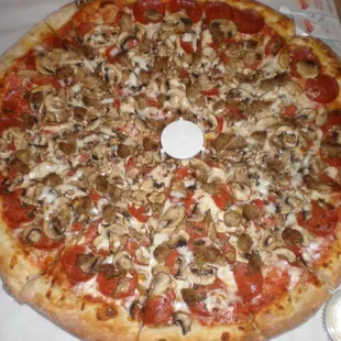 18&quot; Sausage, Pepperoni, Mushroom