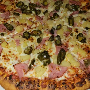 Hawaiian pizza with added jalapeños!