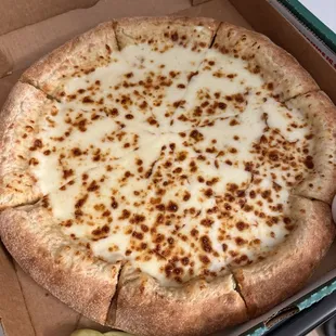 Stuffed crust white sauce cheese