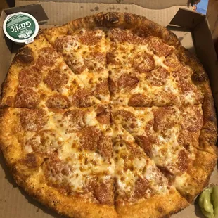 Ultimate pepperoni w/ garlic Parmesan crust