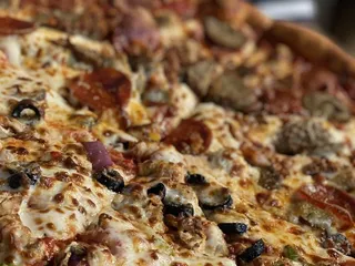 Sam & Louie's Italian Restaurant & New York Pizzeria