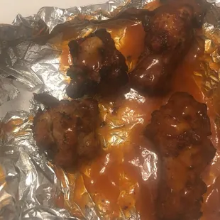 4 out of my 8 wings ... papa johns turns scam!