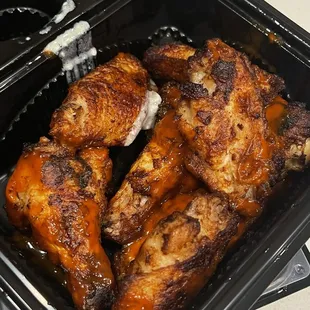 A healthy drizzle of Buffalo sauce............. Yum!