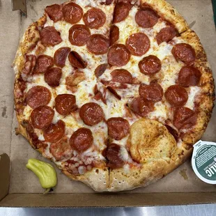 Parts with no crust and rest of pizza is poorly made