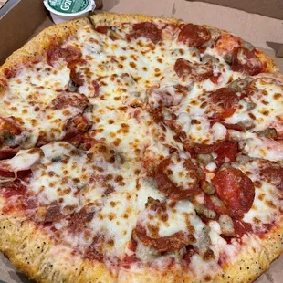 Large Original Crust with Garlic Parmesan Crust - Half Sausage Pep and Half Mushroom Pep