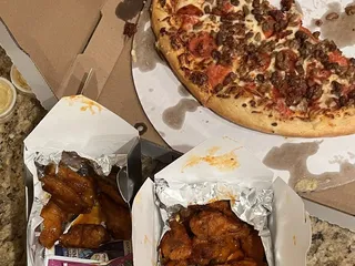 TNT Pizza and Wings