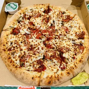 Pepperoni, Onion, Mushroom 3-Topping Pizza with Epic Stuffed Crust