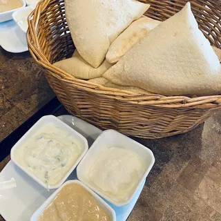 Cucumber Yogurt Dip (Tzatziki)