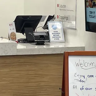 Customers must wear masks