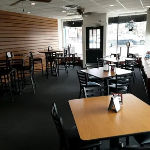 Papa Nick&apos;s updated, fresh and inviting dining room.