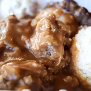 Roast pork w/ gravy (mixed plate)