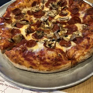 Pepperoni mushrooms pizza