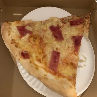 Haiwaiian pizza slice