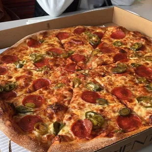 The Honey (Pepperoni, jalapeño and honey)